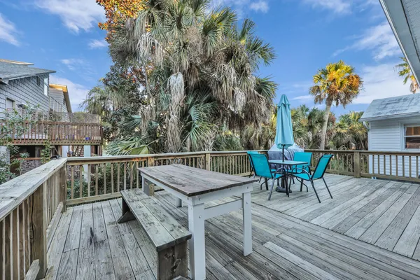 $1,125,000 | 418 East Ashley Avenue, Folly Beach, SC 29439