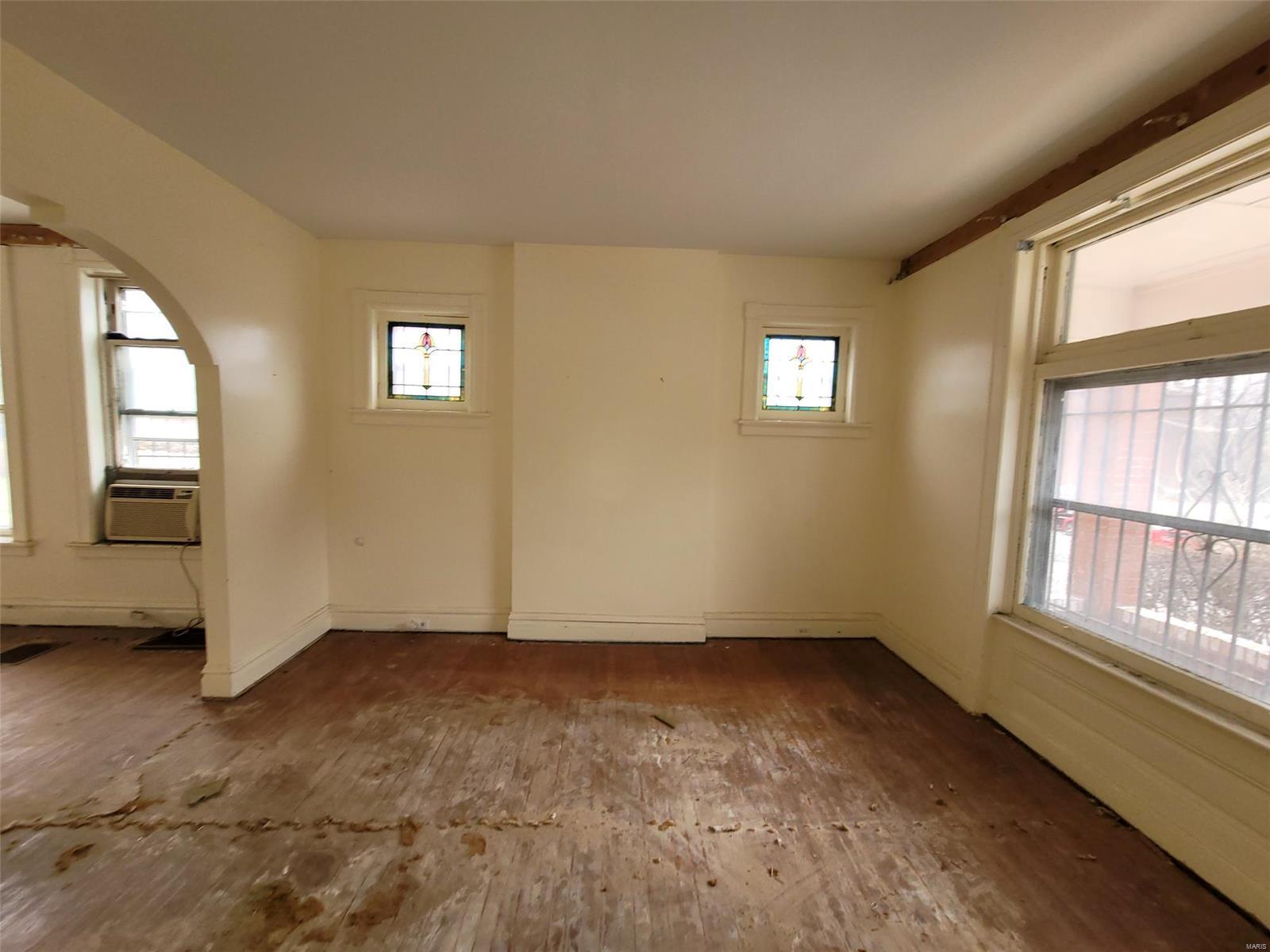 5331 Ridge Avenue St. Louis, MO 63112 - Photo 6 of 19
