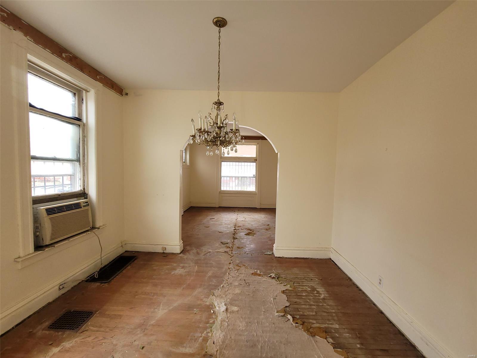 5331 Ridge Avenue St. Louis, MO 63112 - Photo 9 of 19