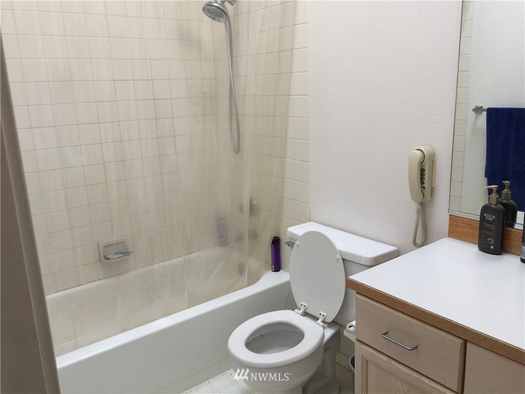 22709 4th Avenue West, Unit 104 Bothell, WA 98021 - Photo 5 of 7