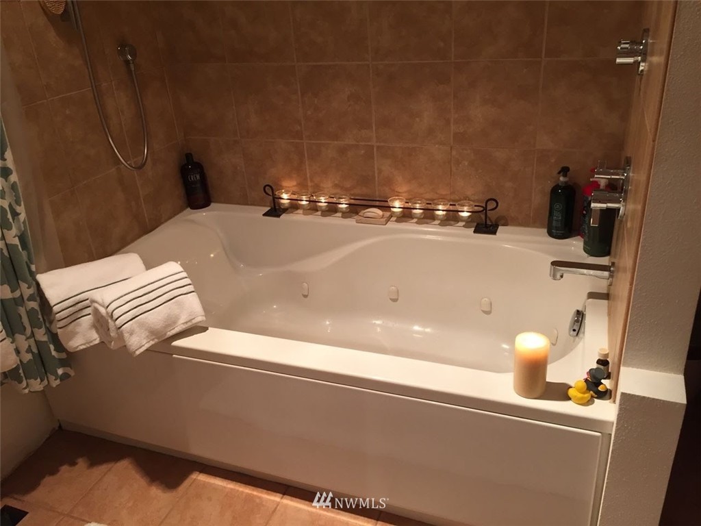 22709 4th Avenue West, Unit 104 Bothell, WA 98021 - Photo 6 of 7