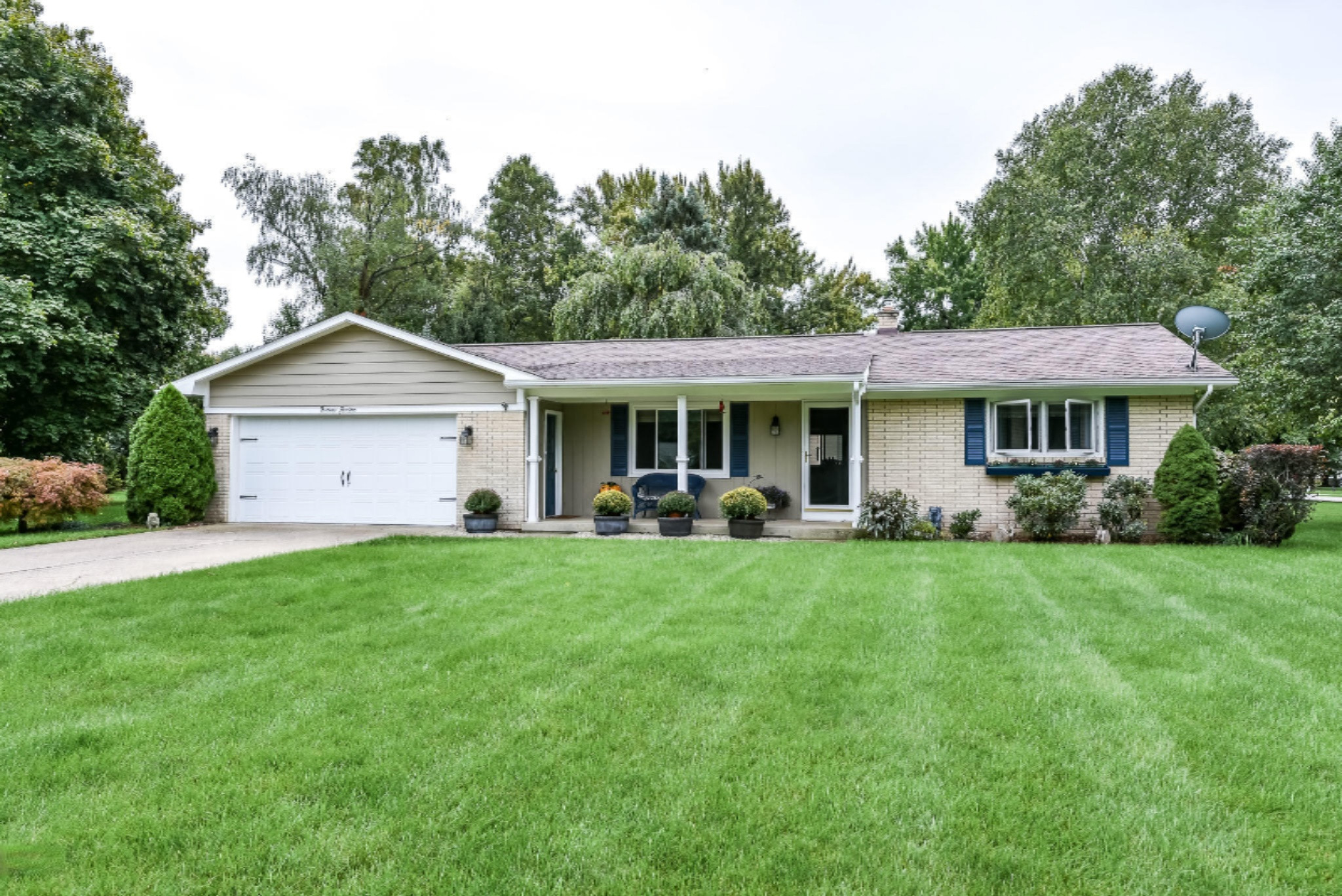 1414 Ridgewood Drive Jenison, MI 49428 - Photo 1 of 40 Front Exterior