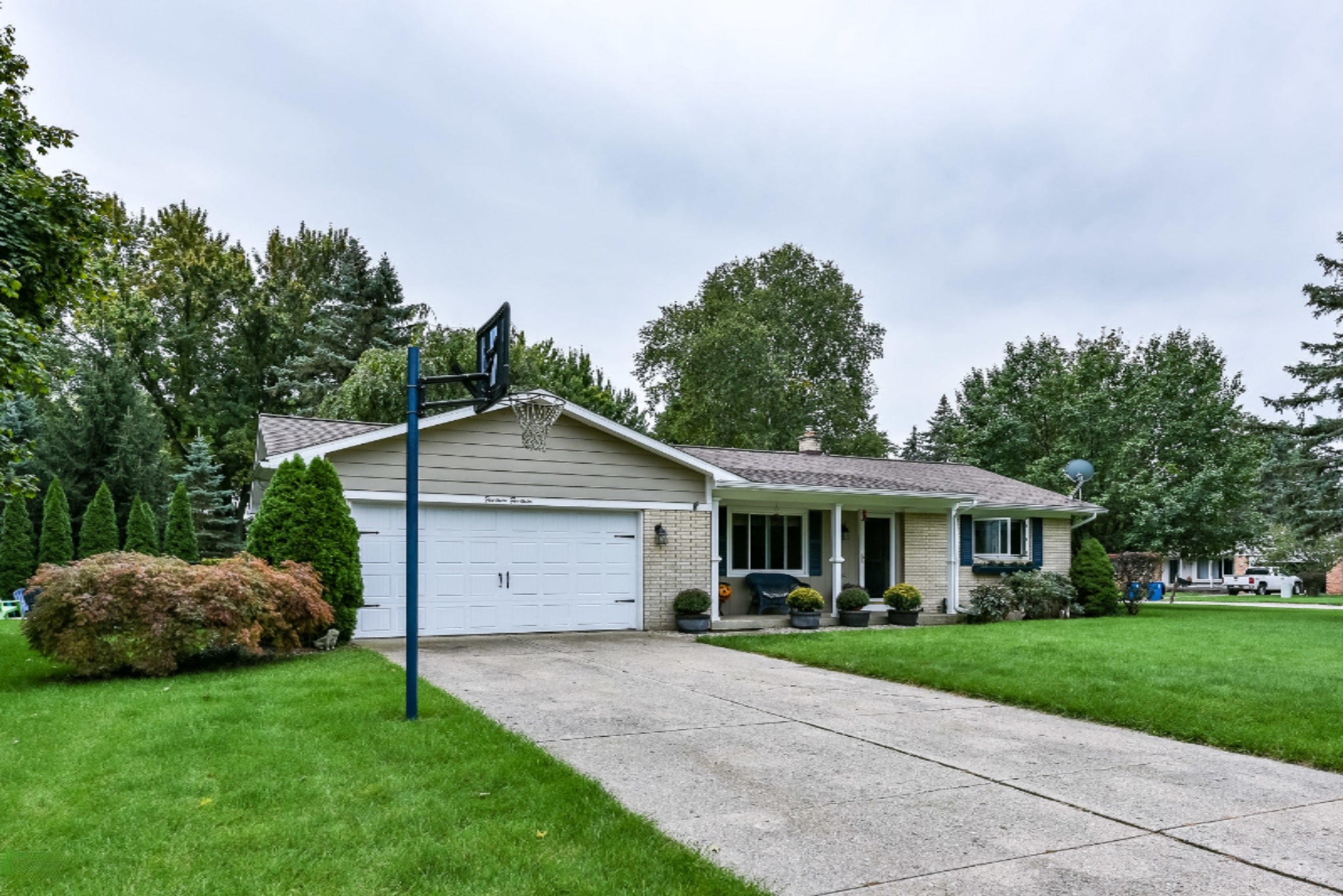 1414 Ridgewood Drive Jenison, MI 49428 - Photo 2 of 40 Exterior