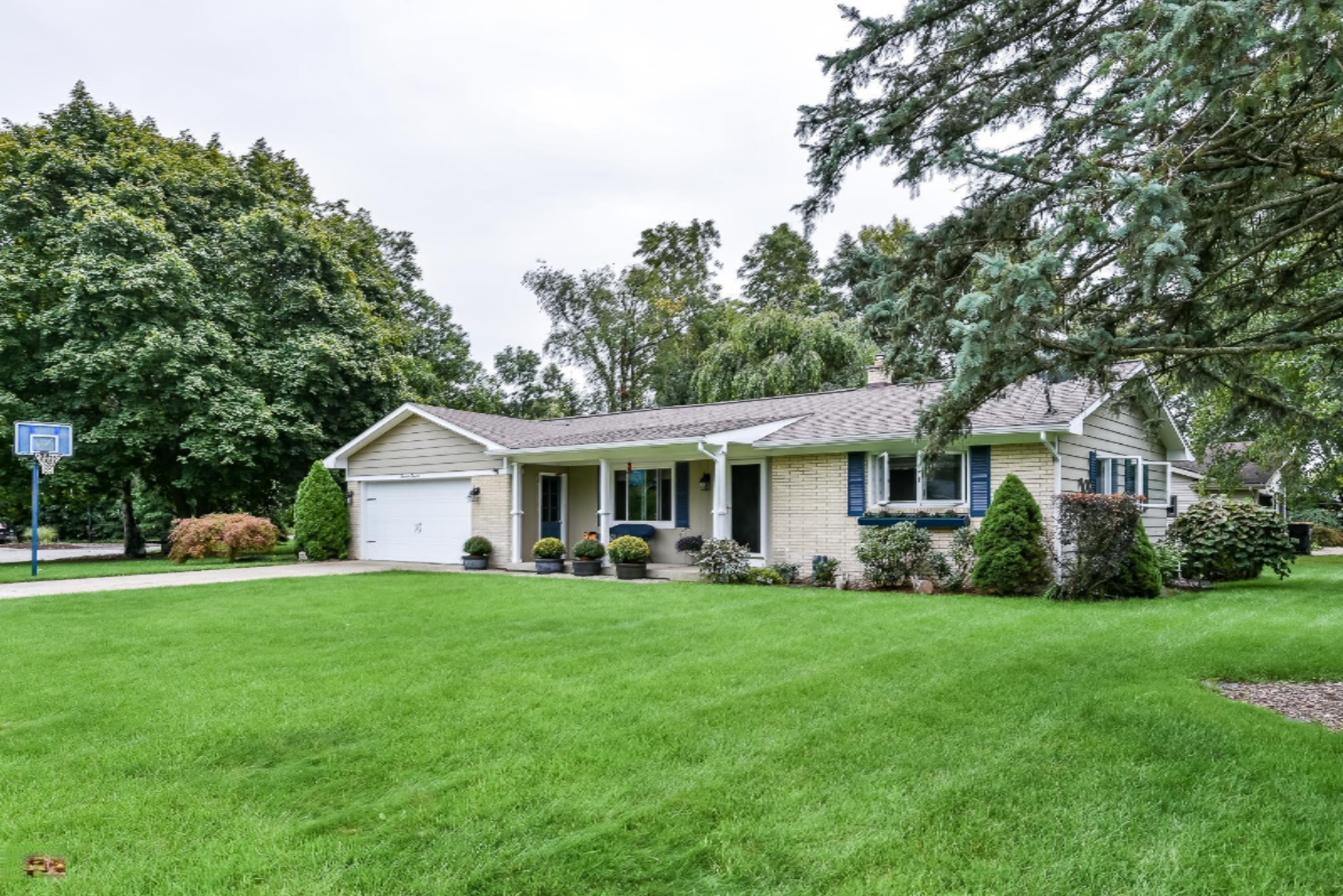 1414 Ridgewood Drive Jenison, MI 49428 - Photo 3 of 40 Huge Lot