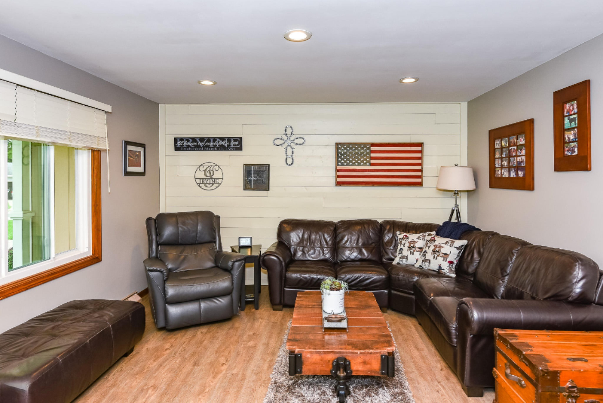 1414 Ridgewood Drive Jenison, MI 49428 - Photo 8 of 40 Living Room-2