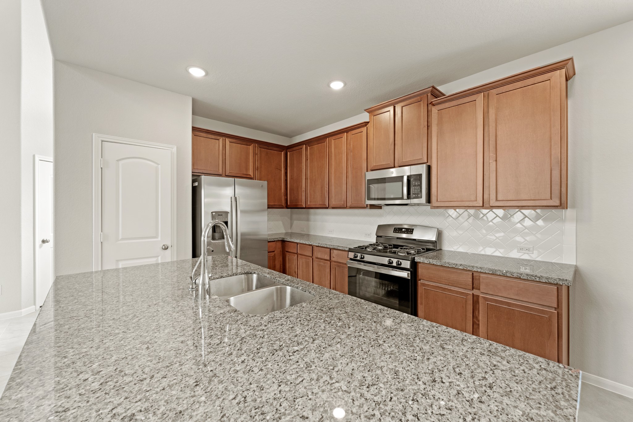 6322 Prince Place Drive Rosenberg, TX 77471 - Photo 6 of 17 Ample countertop and cabinet space