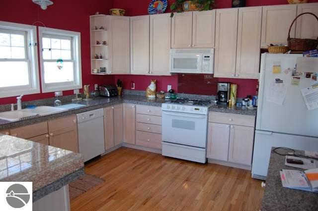 3276 West Trumbull Road Maple City, MI 49664 - Photo 5 of 15 1712211-4.JPG