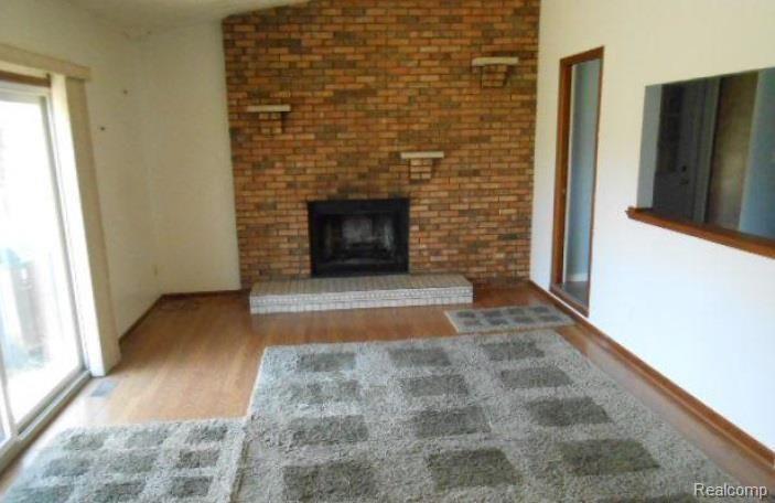 7075 Platt Road Ypsilanti, MI 48197 - Photo 5 of 15 5.jpg