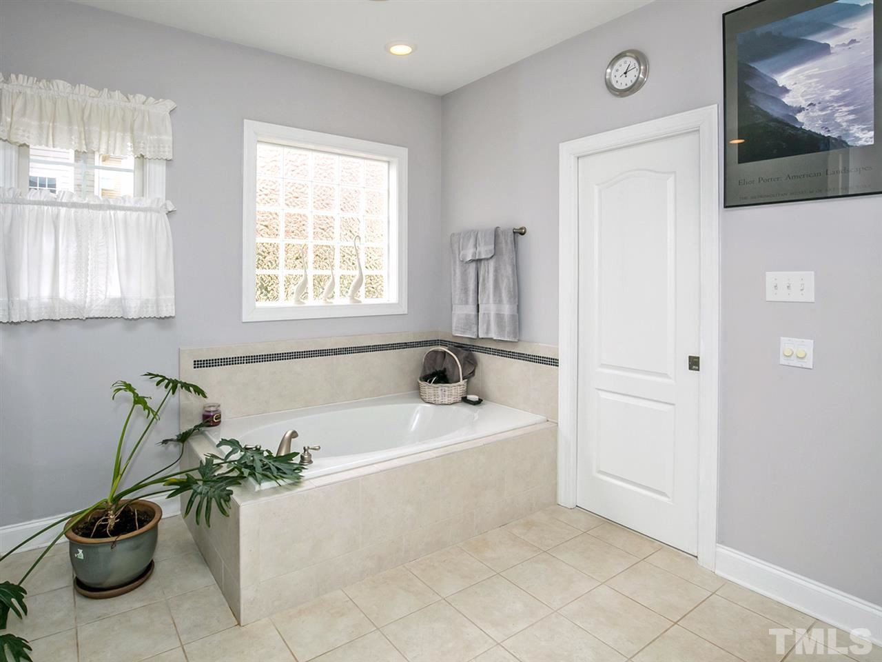 1832 Stannard Trail Raleigh, NC 27612 - Photo 12 of 25 Another view of the master bath, this one featuring the tub. Master Bath/Spa