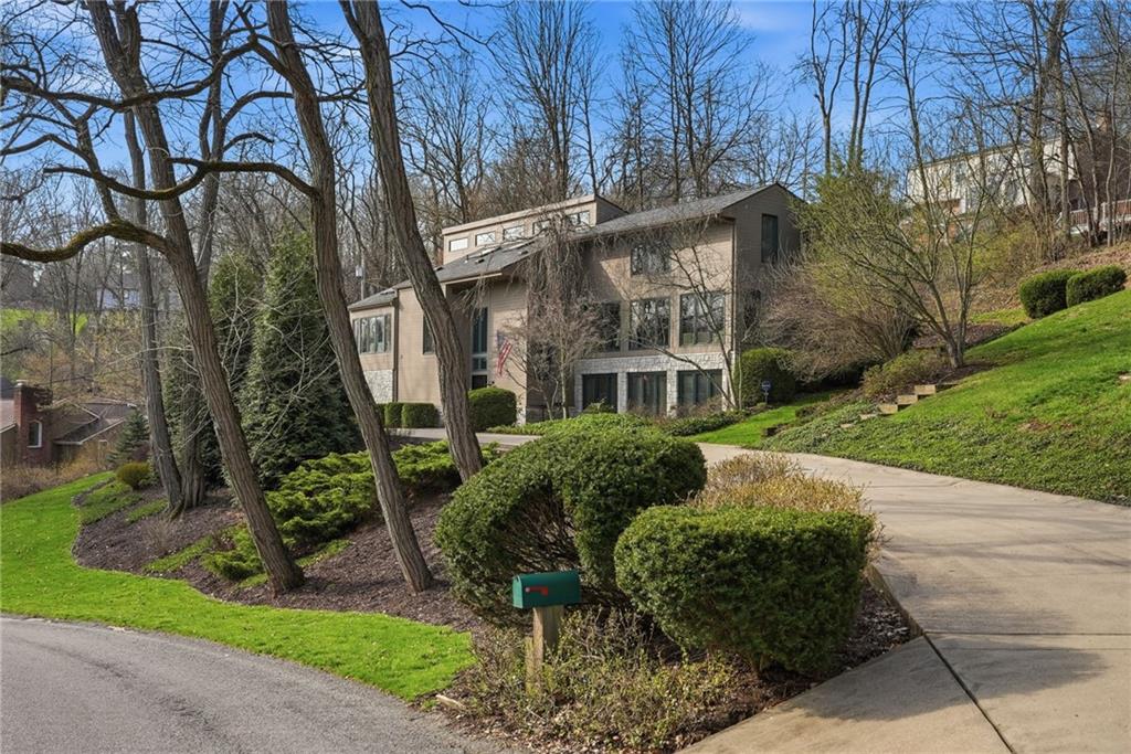 1612 Tiffany Ridge Drive Pittsburgh, PA 15241 - Photo 3 of 39