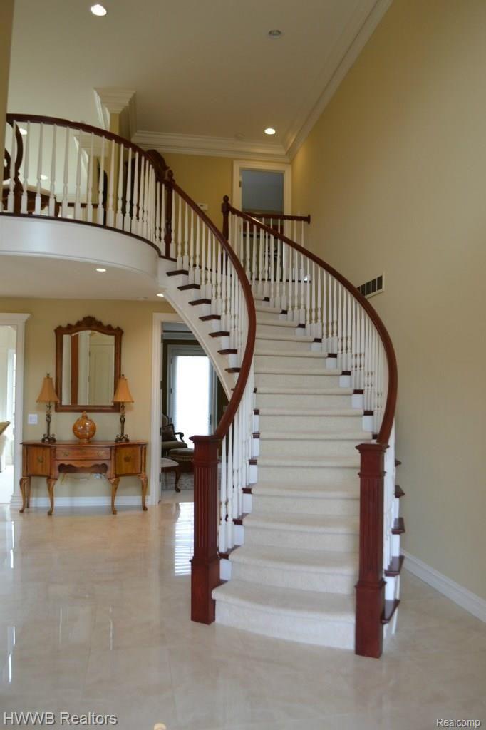 5555 North Livernois Road Rochester, MI 48306 - Photo 32 of 99 Stairwell