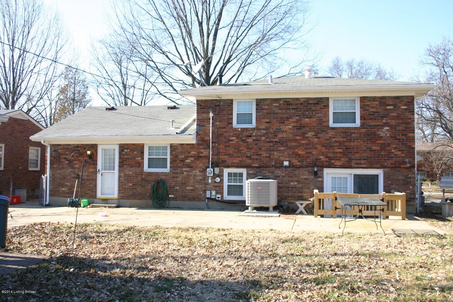 2904 Sheldon Road Louisville, KY 40218 - Photo 3 of 4 IMG_0005