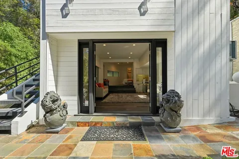 $2,629,000 | 2350 Benedict Canyon Drive, Beverly Hills, CA 90210