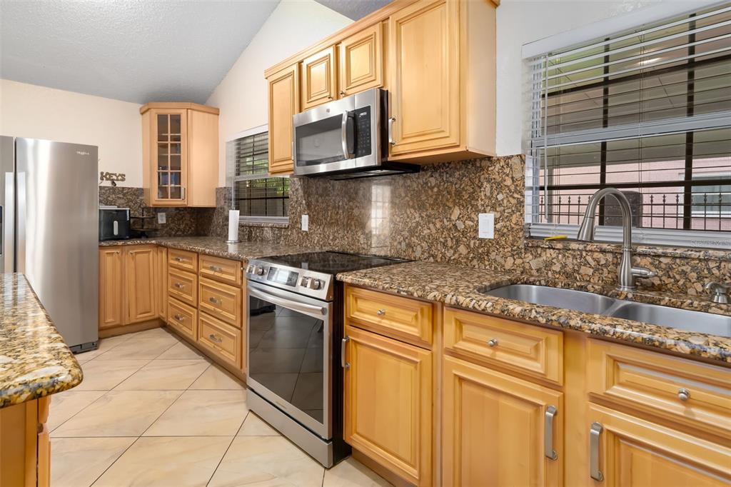 6012 Francis Drive Apollo Beach, FL 33572 - Photo 17 of 57 Gallery Image 17