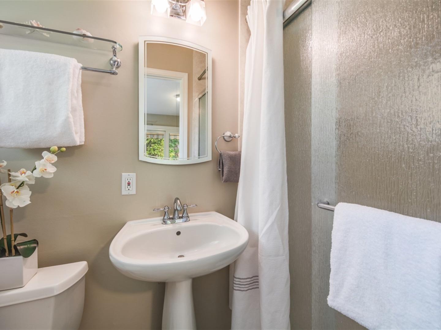 1042 West Riverside Way San Jose, CA 95129 - Photo 18 of 27 Gallery Image 18
