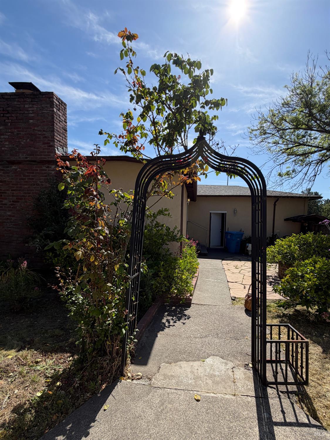 1927 Marsh Road Santa Rosa, CA 95403 - Photo 3 of 31 a front view of a house with a garden