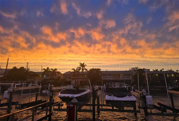 $300,000 | 2600 North Paula Drive, Unit 12D, Dunedin, FL 34698