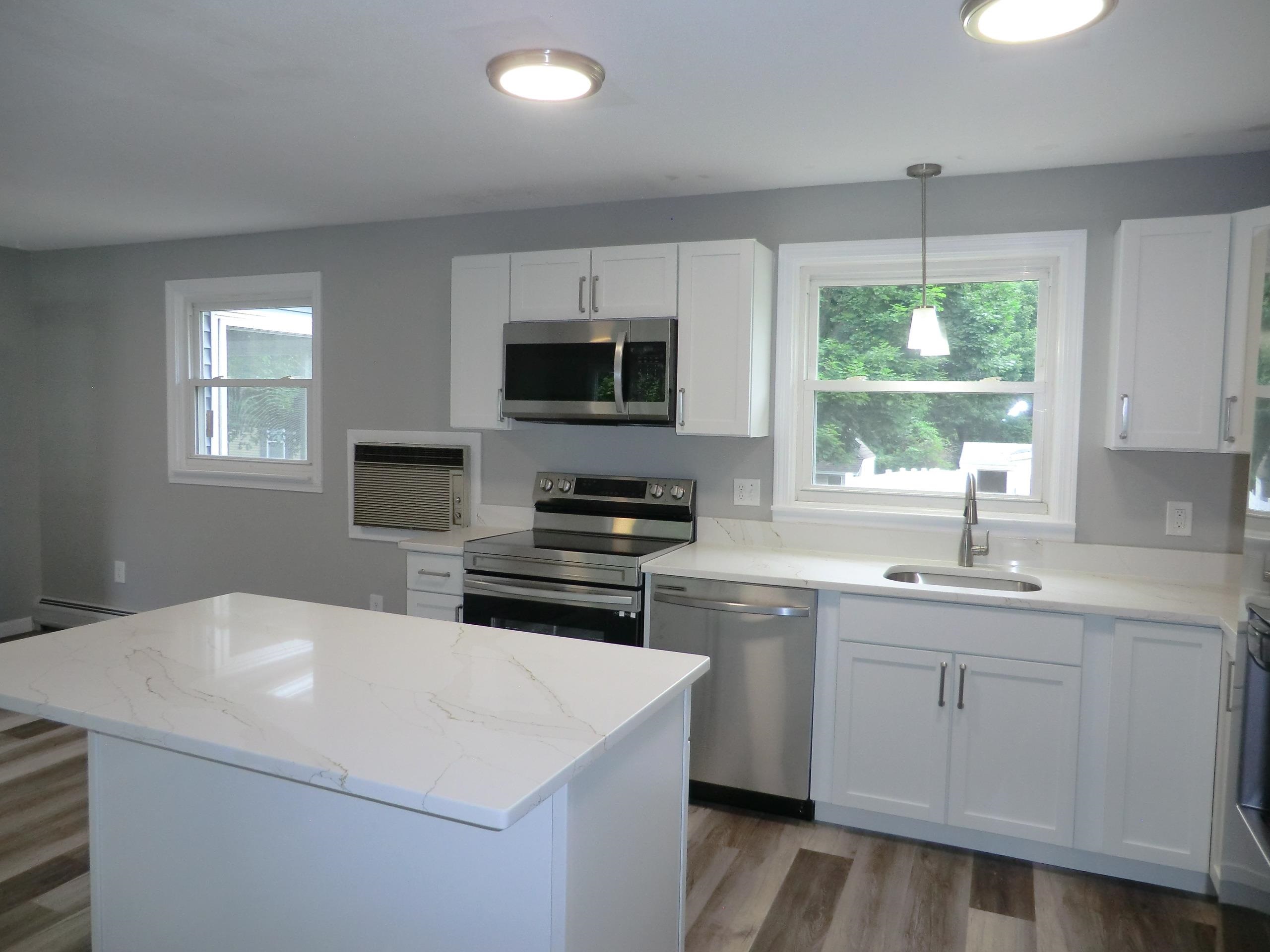 5 Rice Street Nashua, NH 03060 - Photo 6 of 29