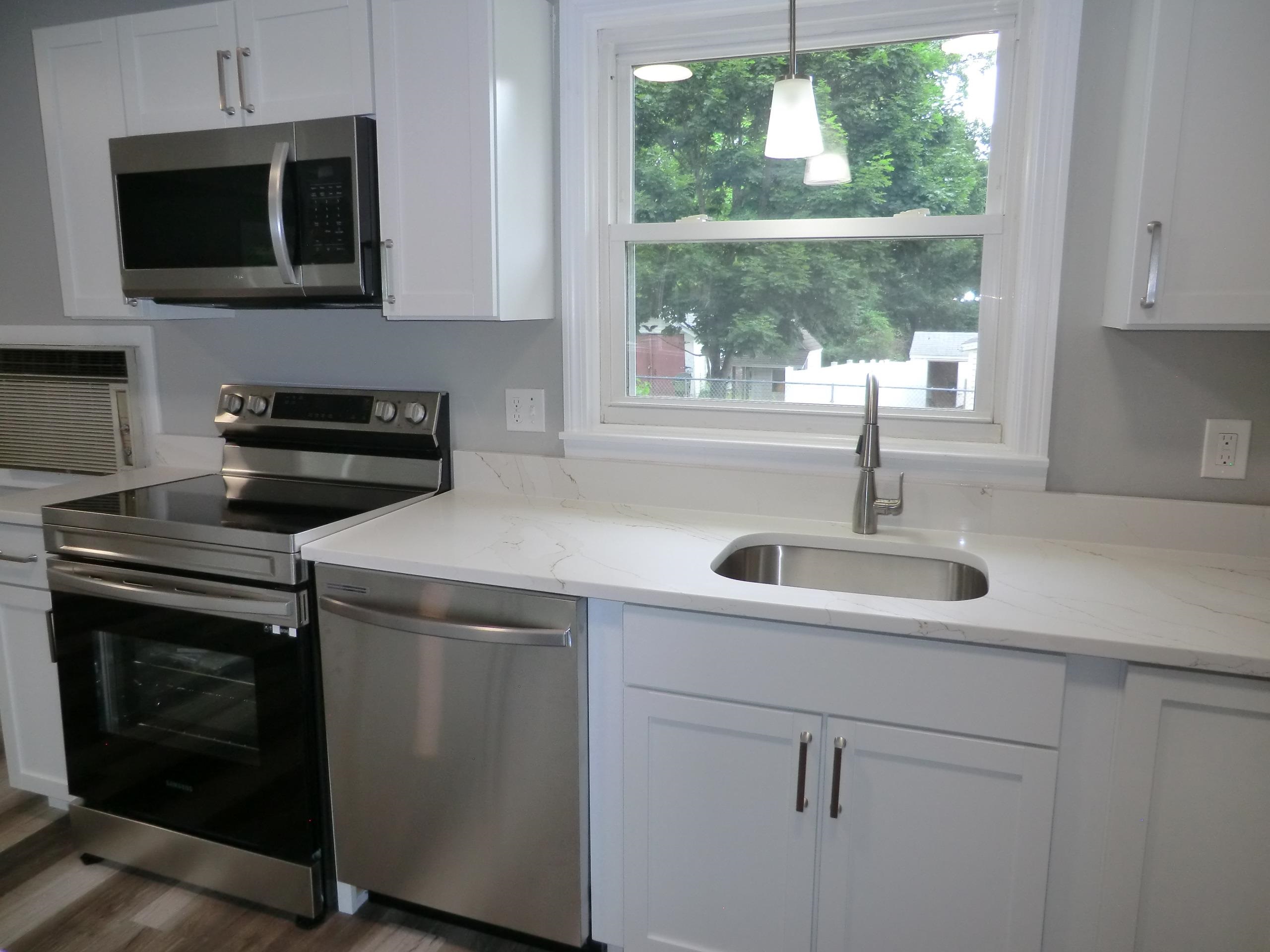 5 Rice Street Nashua, NH 03060 - Photo 9 of 29