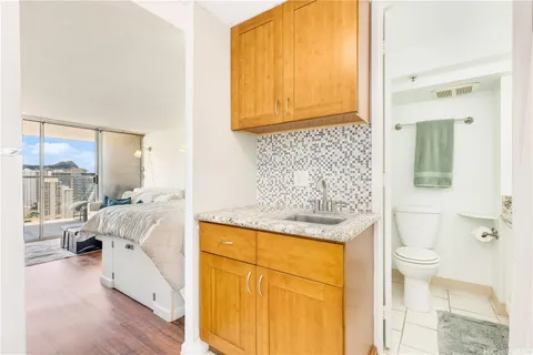 $380,000 | 445 Seaside Avenue, Unit 3505, Honolulu, HI 96815