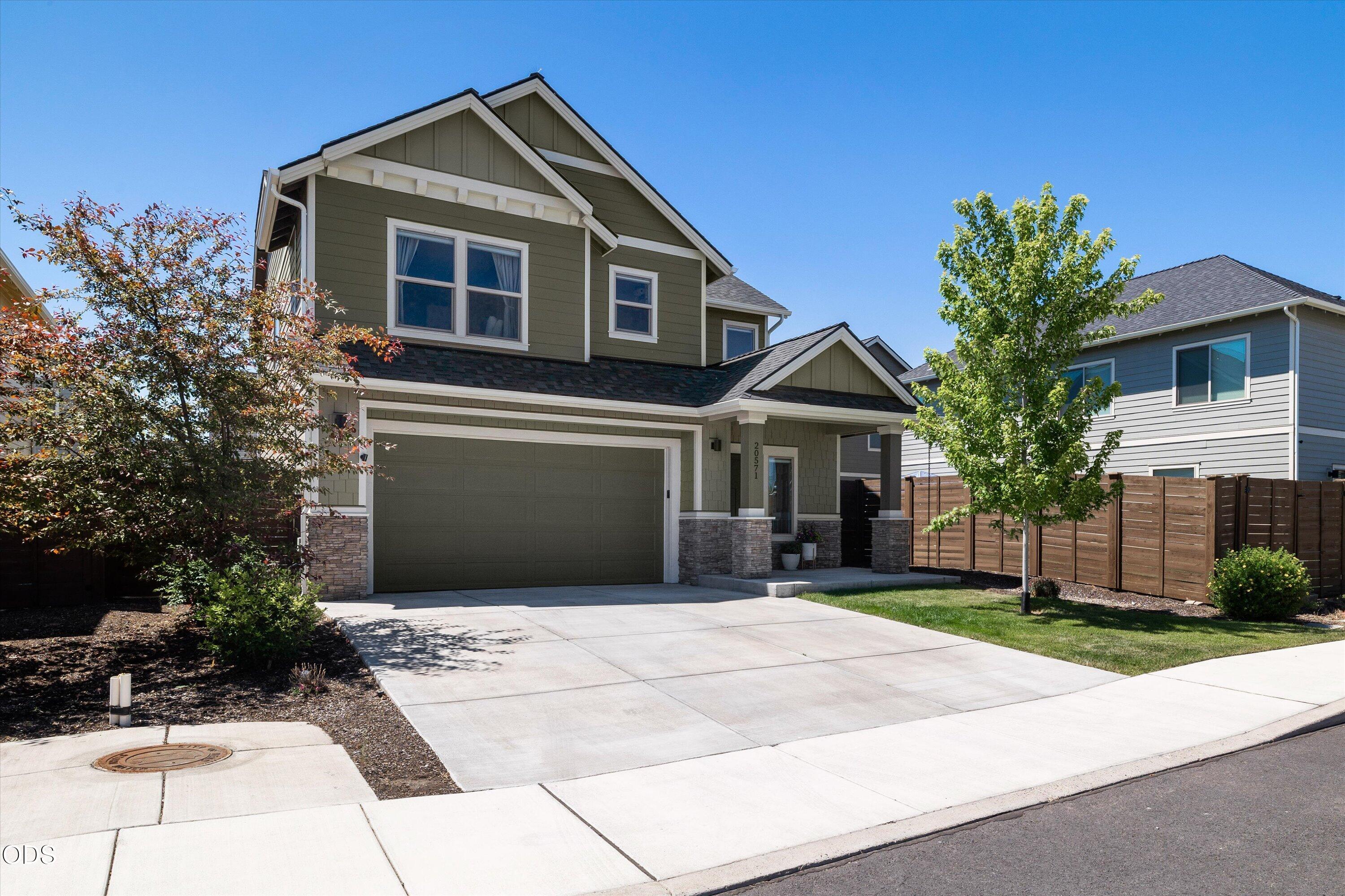 20571 Rolen Avenue Bend, OR 97702 - Photo 2 of 42