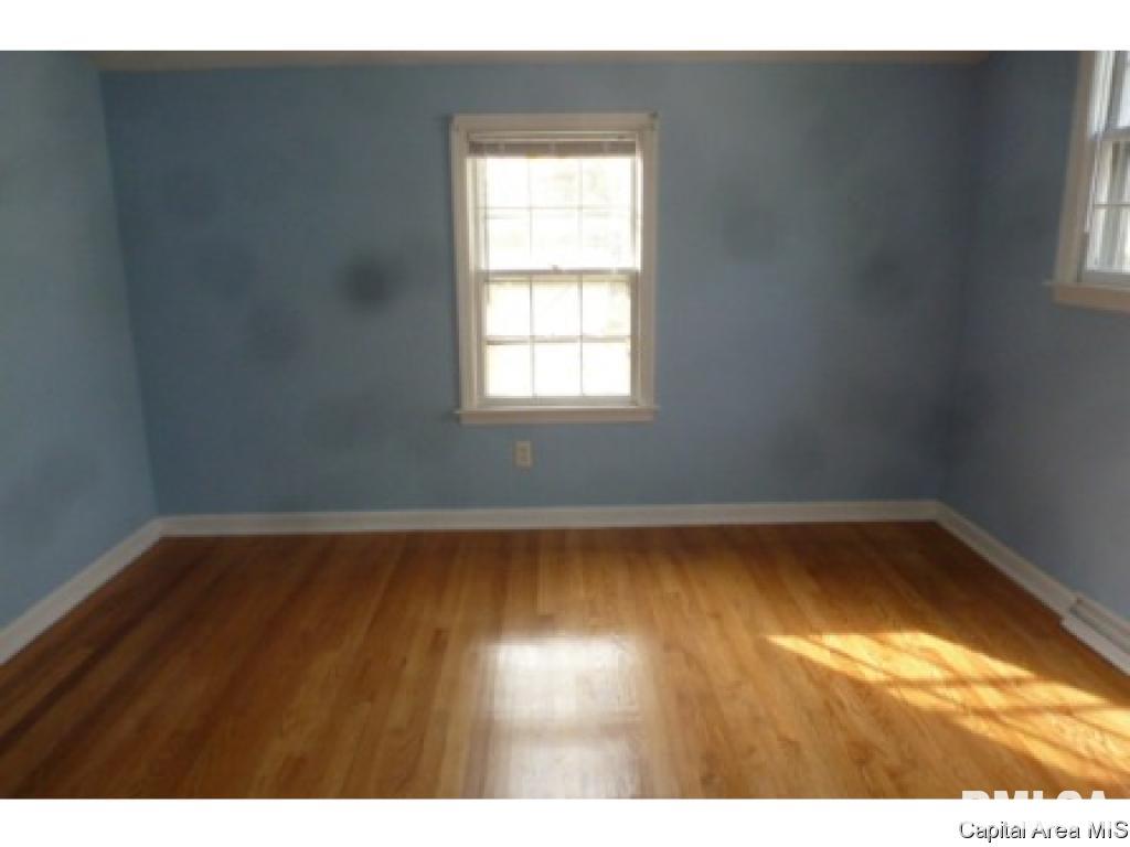 1852 West Sunset Avenue Decatur, IL 62522 - Photo 8 of 10 Gallery Image 8