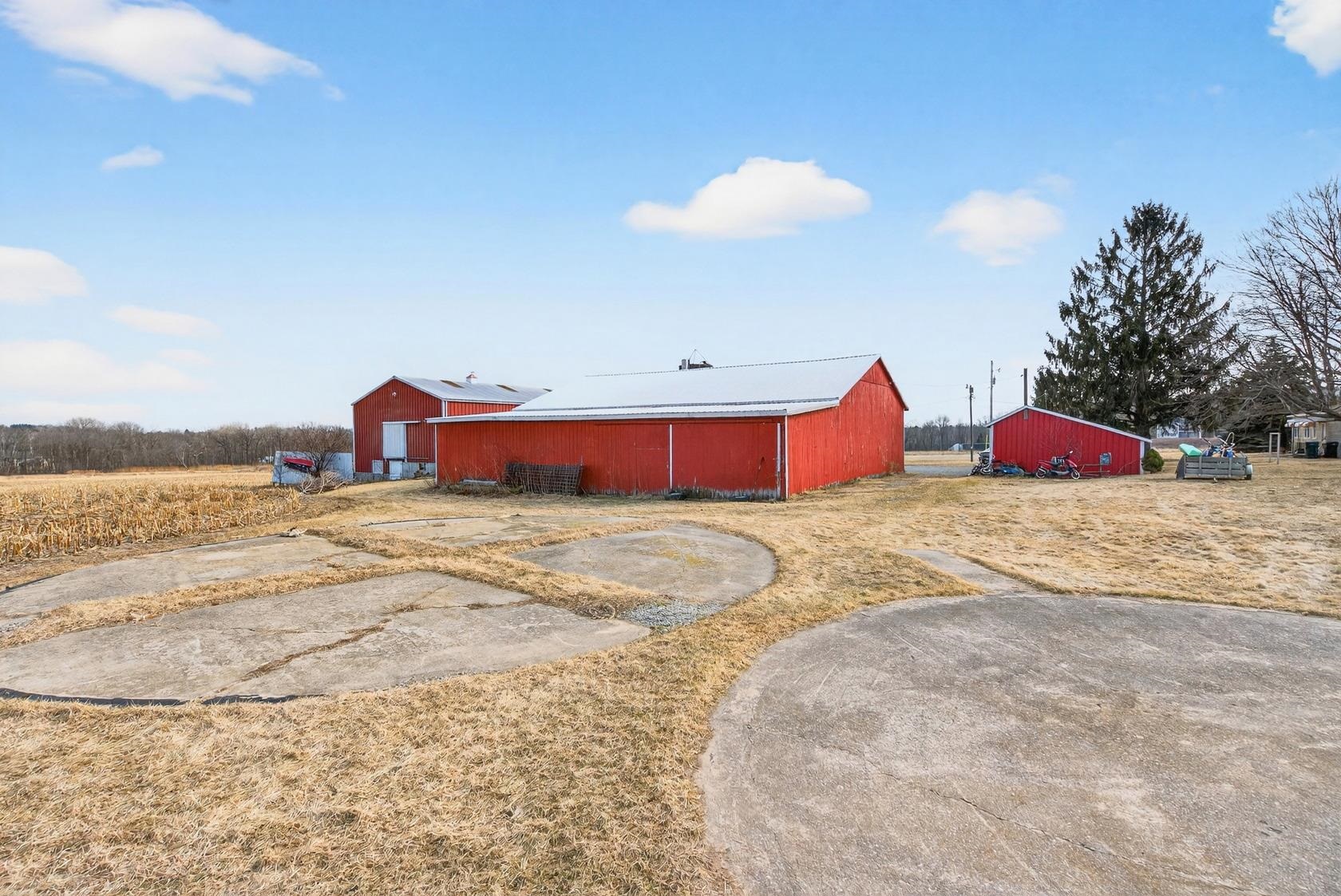 4036 Woodland Road Green Bay, WI 54313 - Photo 15 of 37