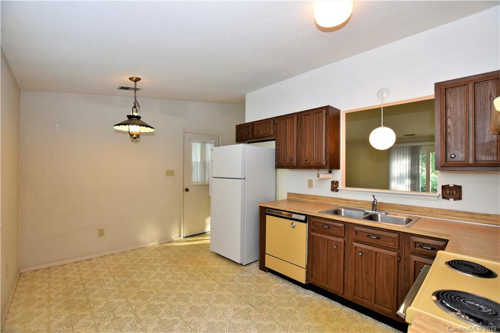 12009 Mapleton Road Charlotte, NC 28273 - Photo 11 of 30
