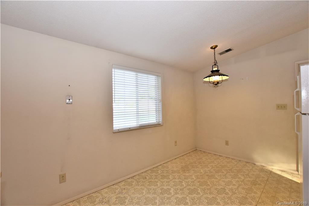 12009 Mapleton Road Charlotte, NC 28273 - Photo 13 of 30