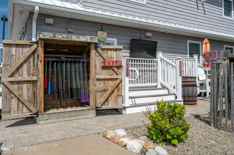 $5,700,000 | 501 Broadway, Barnegat Light, NJ 08006