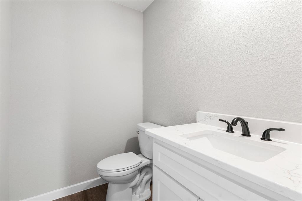 856 Yowell Hill Road Whitewright, TX 75491 - Photo 32 of 39 Upstairs Full Bath