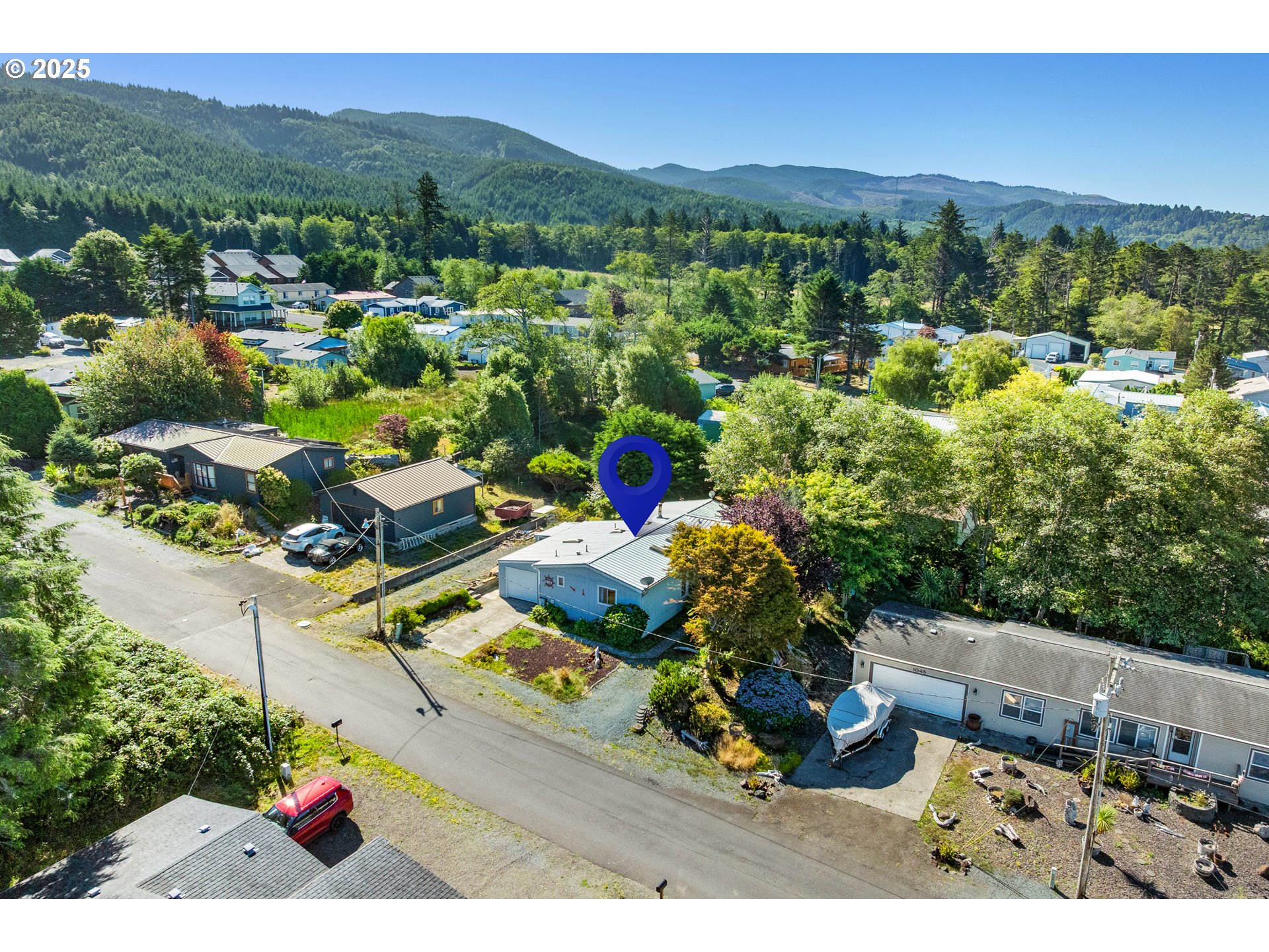 1057 Northeast 12th Avenue Rockaway Beach, OR 97136 - Photo 30 of 36 a view of a city