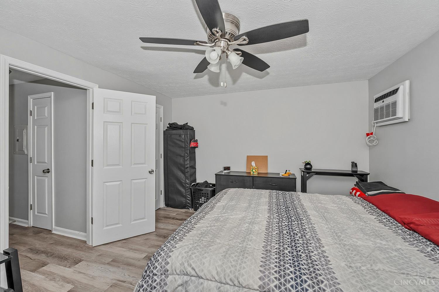 10916 Reading Road Cincinnati, OH 45241 - Photo 11 of 21