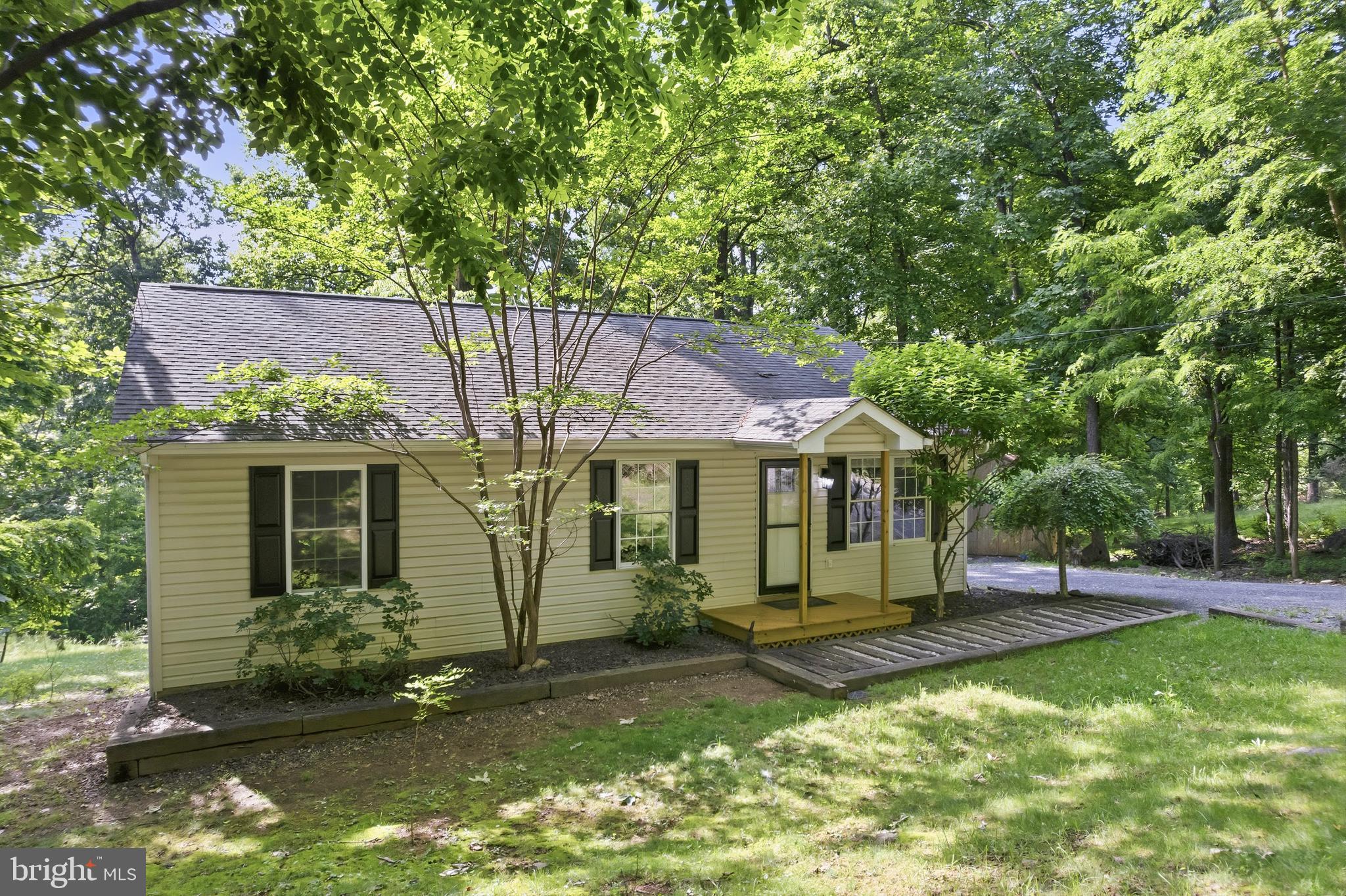 997 Wilderness Road Linden, VA 22642 - Photo 47 of 61 Front of home