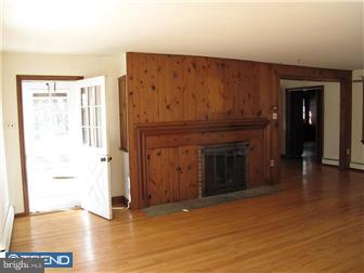 16 9 Gates Road Chadds Ford, PA 19317 - Photo 5 of 7 Living Room