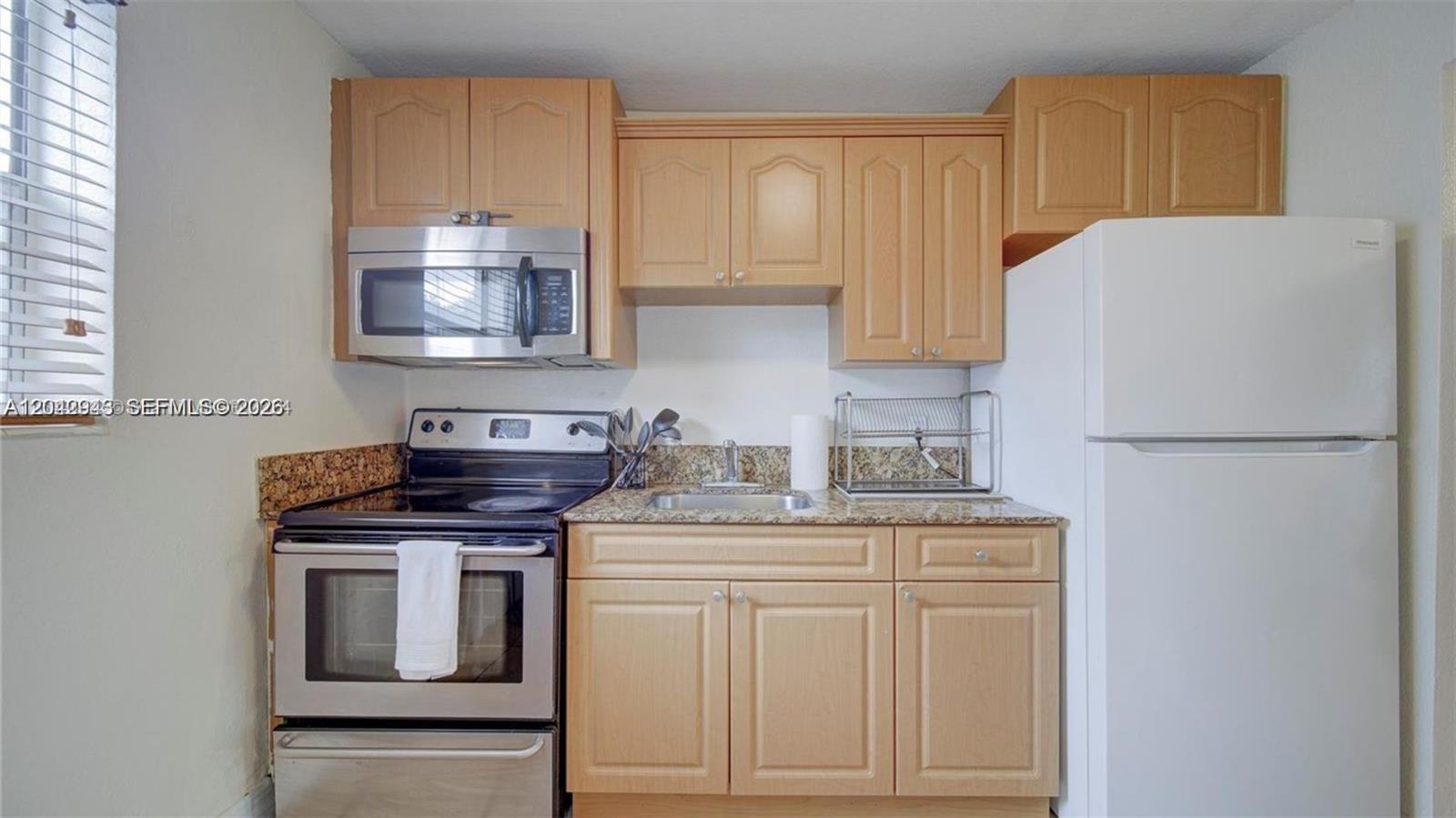427 Southwest 6th Street, Unit 4 Miami, FL 33130 - Photo 2 of 9