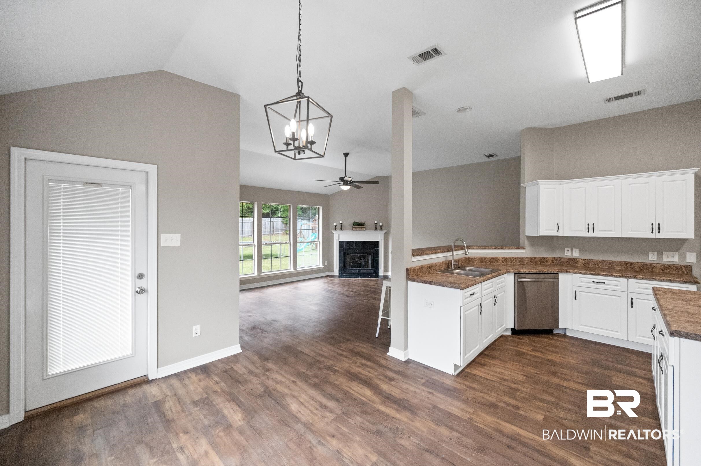 1309 Forest Cove Drive Mobile, AL 36618 - Photo 9 of 31