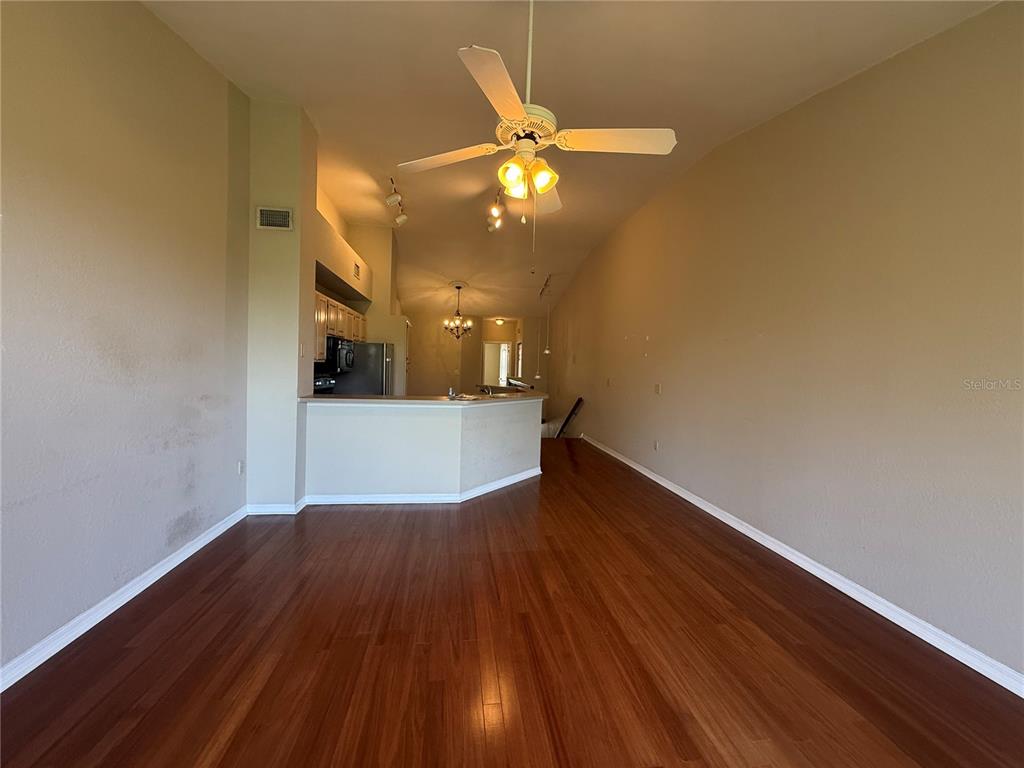 1055 Normandy Trace Road Tampa, FL 33602 - Photo 6 of 17