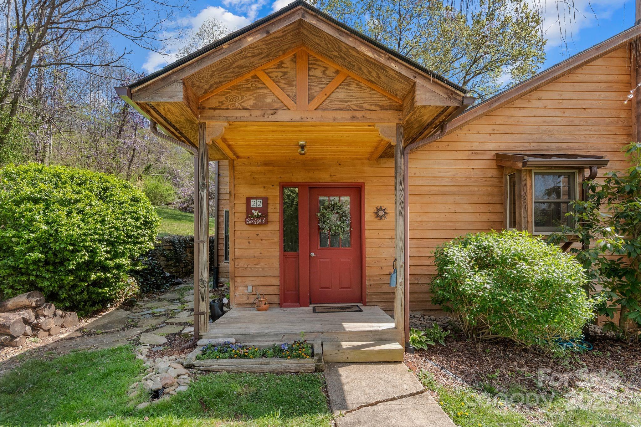 22 Morgan Branch Road Weaverville, NC 28787 - Photo 6 of 47 a front view of house