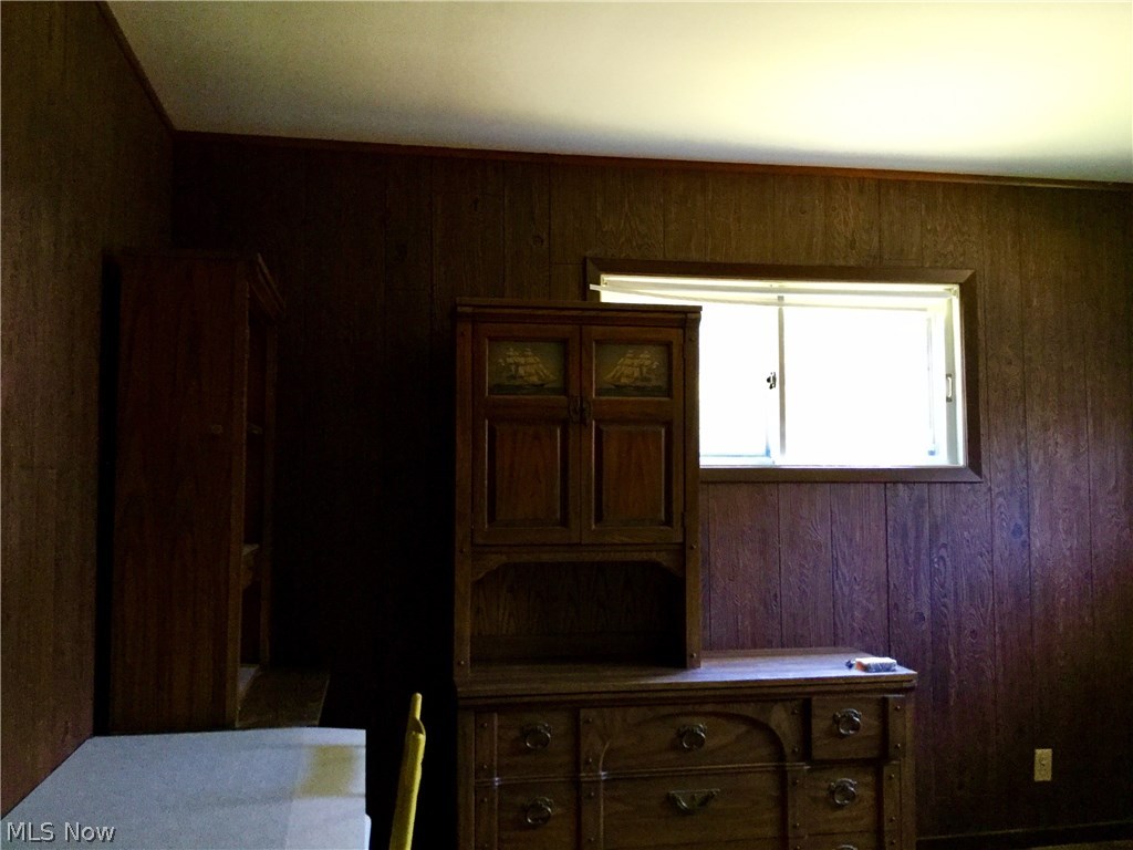 6414 Eastondale Road Cleveland, OH 44124 - Photo 12 of 13