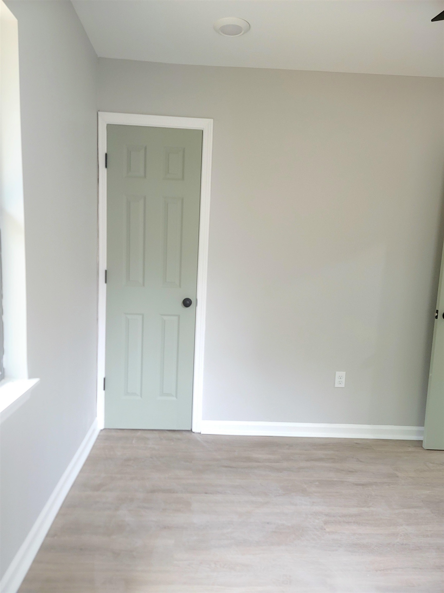 1434 Eloise Road Memphis, TN 38106 - Photo 18 of 19 a view of an empty room