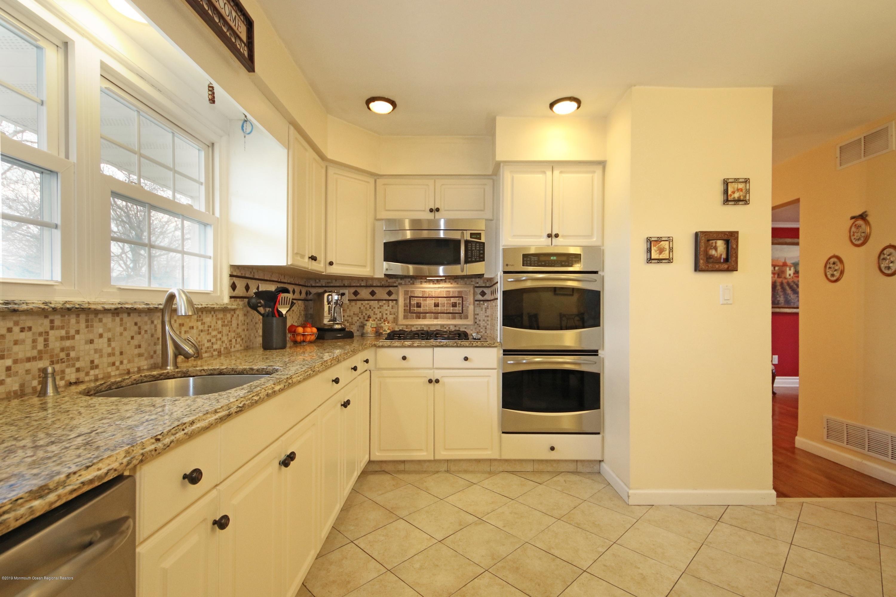 26 Tralee Road Hazlet, NJ 07730 - Photo 6 of 22 IMG_6051a