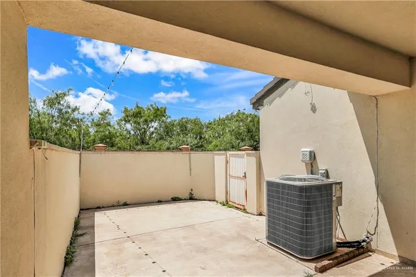 $2,000 | 1441 Ozark Avenue, McAllen, TX 78504