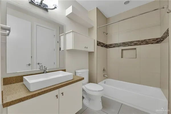 $2,000 | 1441 Ozark Avenue, McAllen, TX 78504