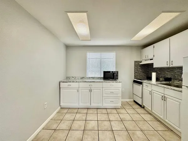 $1,250 | 2166 Bradford Street, Unit 125, Clearwater, FL 33760