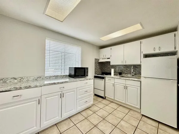 $1,250 | 2166 Bradford Street, Unit 125, Clearwater, FL 33760
