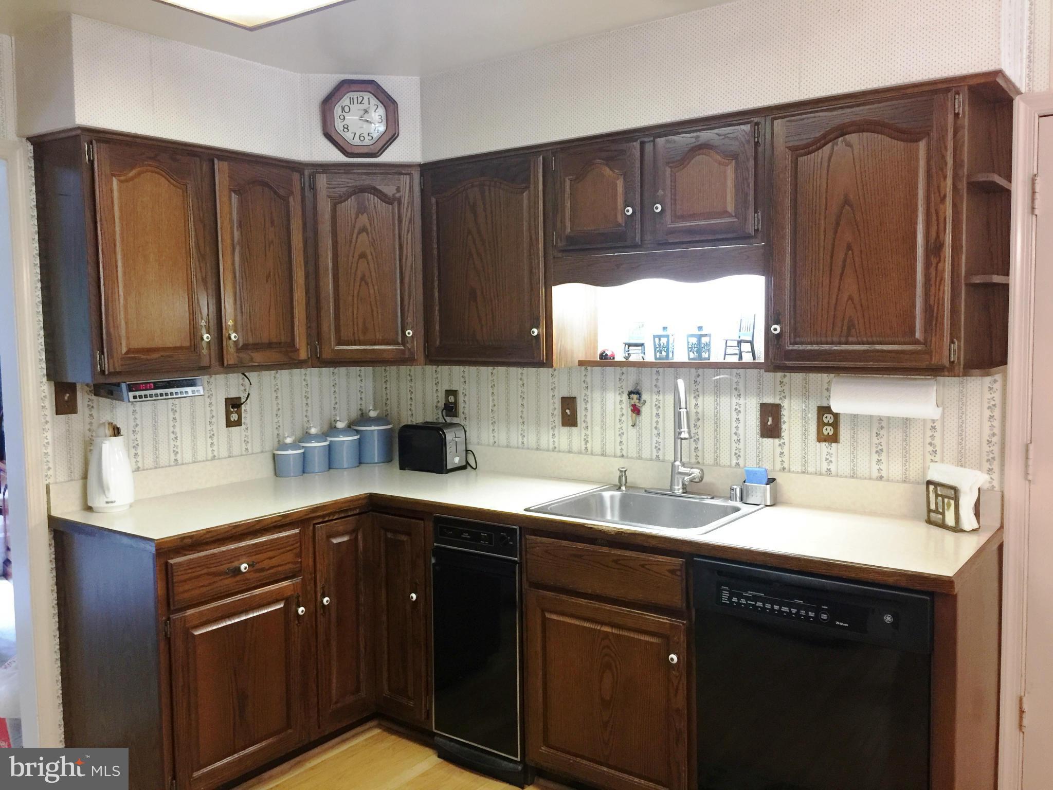 1921 Chapel Hill Road Silver Spring, MD 20906 - Photo 7 of 28 Kitchen