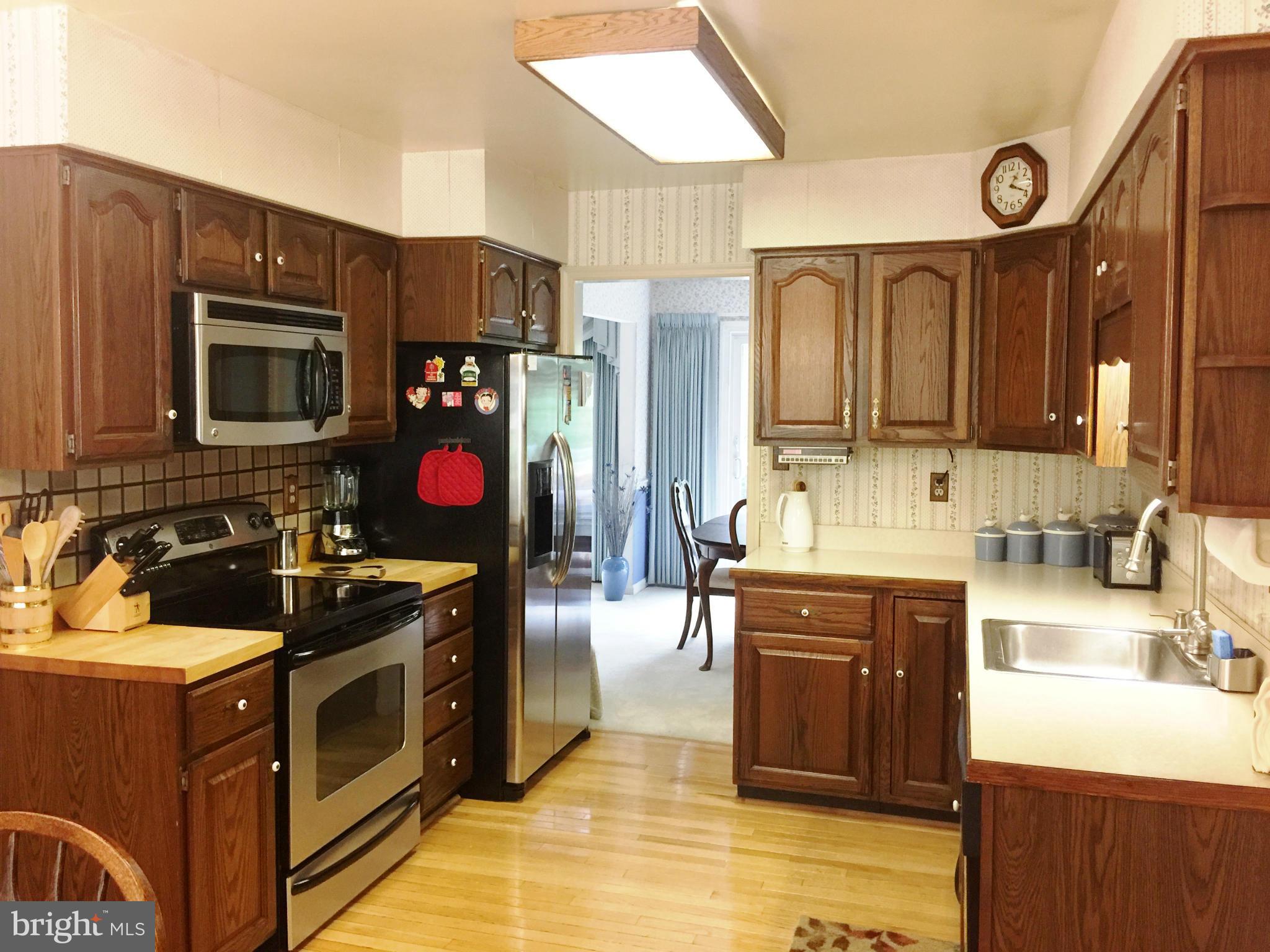 1921 Chapel Hill Road Silver Spring, MD 20906 - Photo 8 of 28 Kitchen