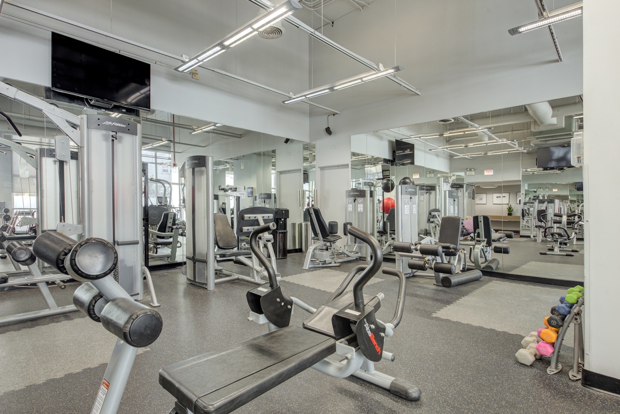 655 West Irving Park Road, Unit 3201 Chicago, IL 60613 - Photo 21 of 23