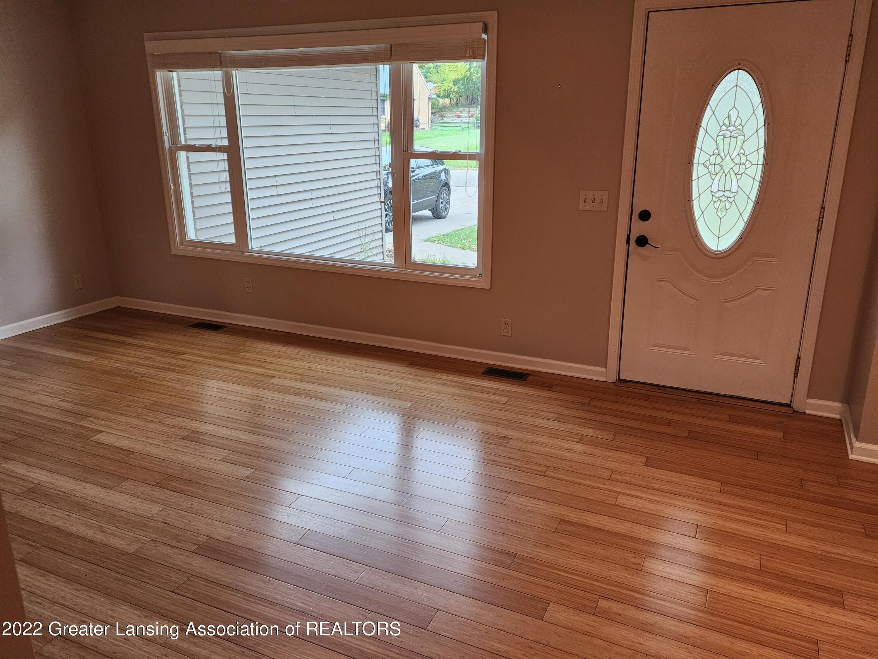2305 Arlington Road Lansing, MI 48906 - Photo 4 of 30 Great Room